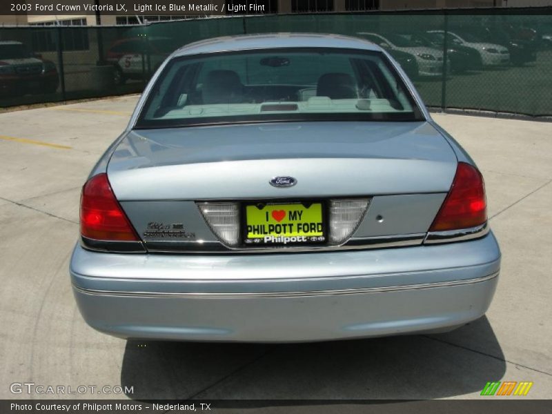 Light Ice Blue Metallic / Light Flint 2003 Ford Crown Victoria LX
