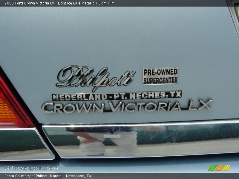 Light Ice Blue Metallic / Light Flint 2003 Ford Crown Victoria LX