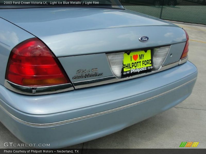Light Ice Blue Metallic / Light Flint 2003 Ford Crown Victoria LX