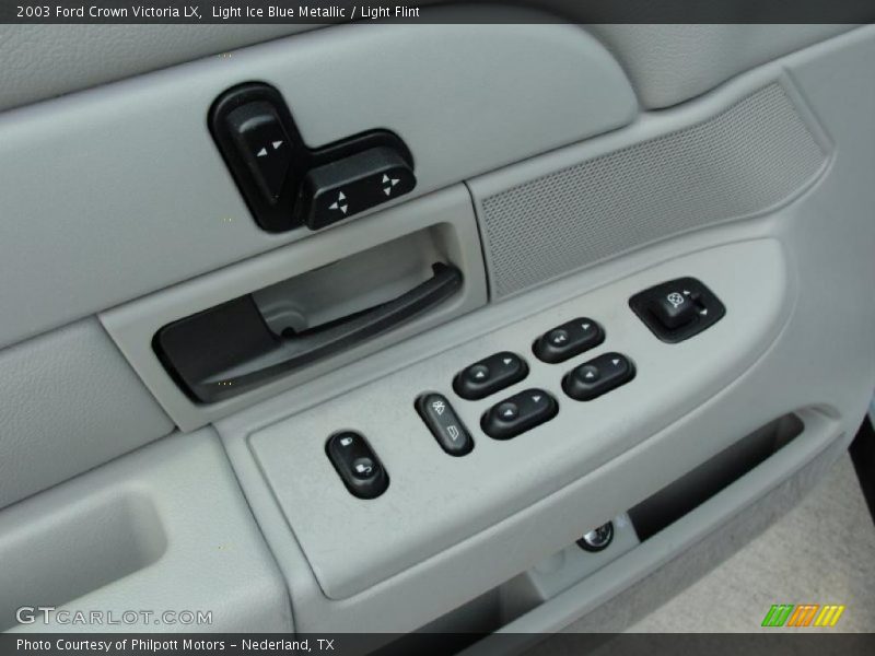 Light Ice Blue Metallic / Light Flint 2003 Ford Crown Victoria LX