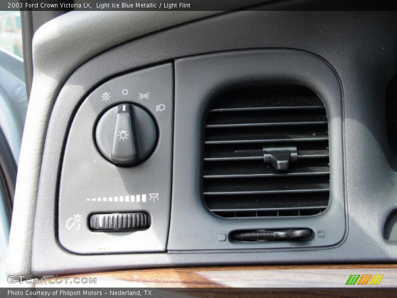 Light Ice Blue Metallic / Light Flint 2003 Ford Crown Victoria LX