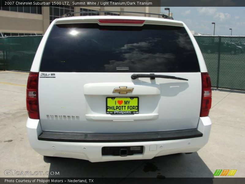 Summit White / Light Titanium/Dark Titanium 2007 Chevrolet Suburban 1500 LTZ