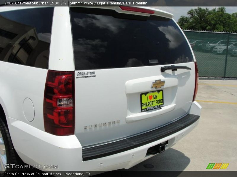 Summit White / Light Titanium/Dark Titanium 2007 Chevrolet Suburban 1500 LTZ