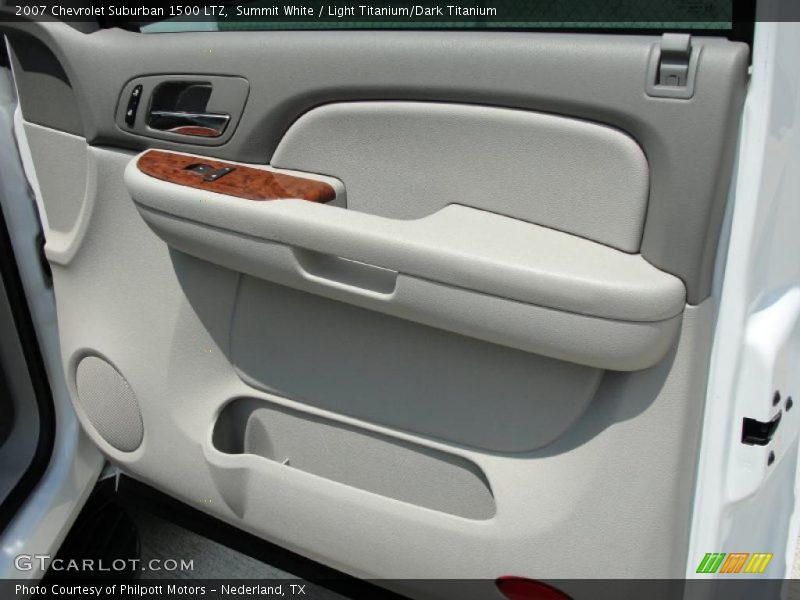 Summit White / Light Titanium/Dark Titanium 2007 Chevrolet Suburban 1500 LTZ