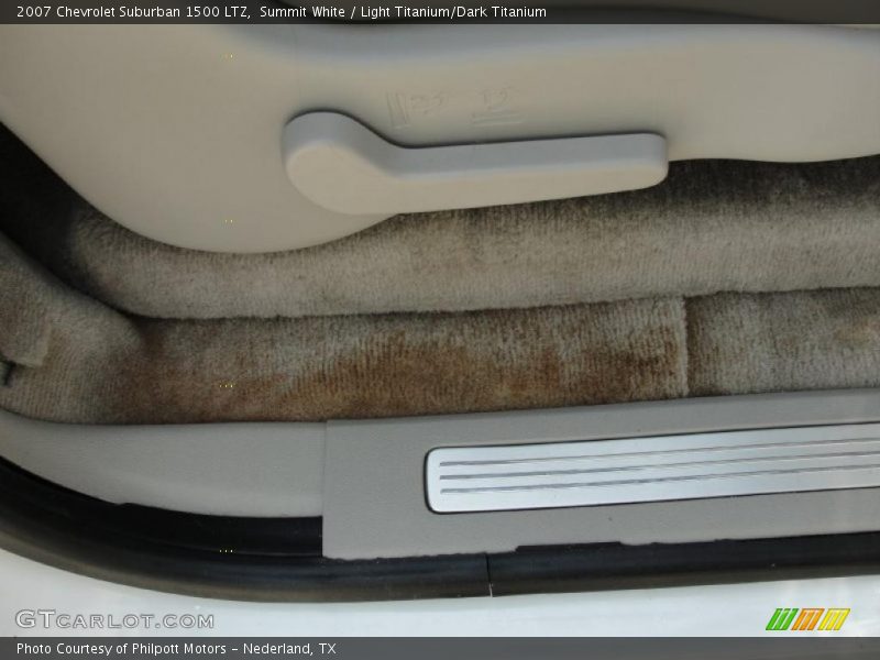 Summit White / Light Titanium/Dark Titanium 2007 Chevrolet Suburban 1500 LTZ