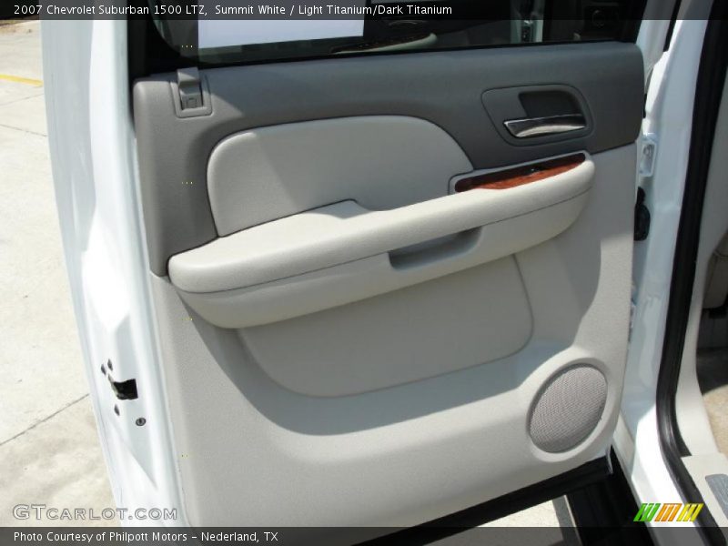 Summit White / Light Titanium/Dark Titanium 2007 Chevrolet Suburban 1500 LTZ