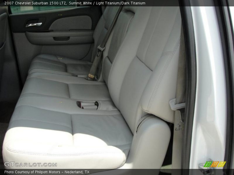 Summit White / Light Titanium/Dark Titanium 2007 Chevrolet Suburban 1500 LTZ