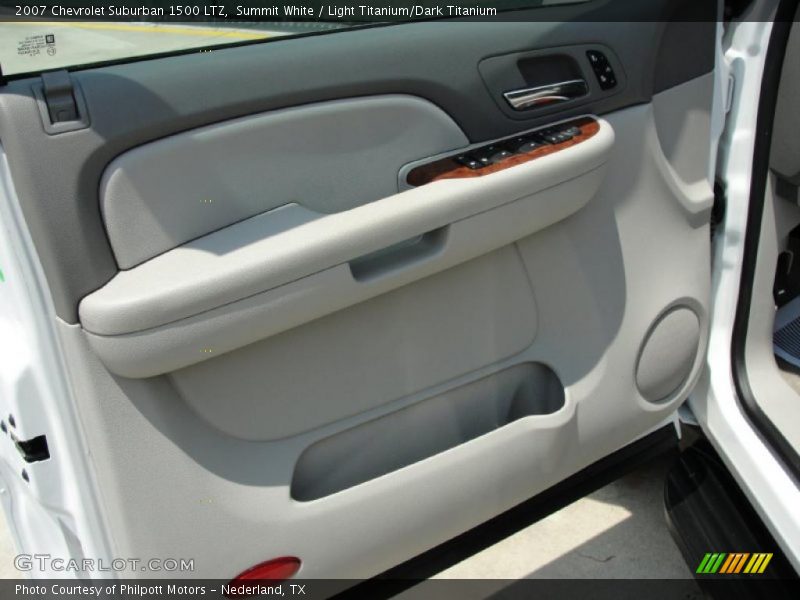 Summit White / Light Titanium/Dark Titanium 2007 Chevrolet Suburban 1500 LTZ