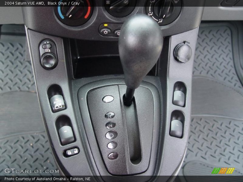 Black Onyx / Gray 2004 Saturn VUE AWD