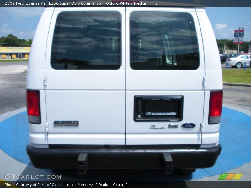 Oxford White / Medium Flint 2009 Ford E Series Van E250 Super Duty Commercial