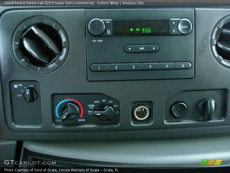 Oxford White / Medium Flint 2009 Ford E Series Van E250 Super Duty Commercial