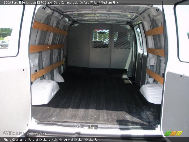 Oxford White / Medium Flint 2009 Ford E Series Van E250 Super Duty Commercial