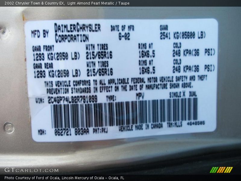 Light Almond Pearl Metallic / Taupe 2002 Chrysler Town & Country EX