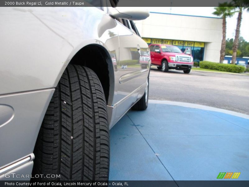 Gold Metallic / Taupe 2000 Buick Regal LS