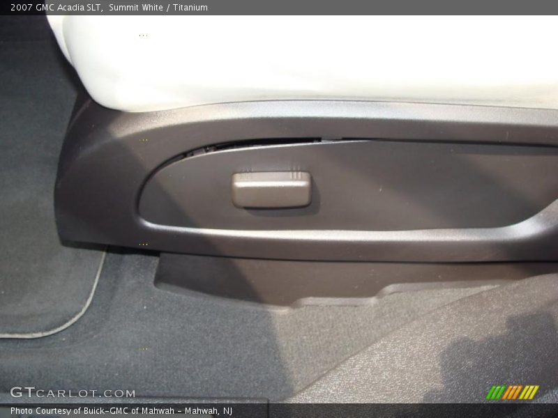 Summit White / Titanium 2007 GMC Acadia SLT