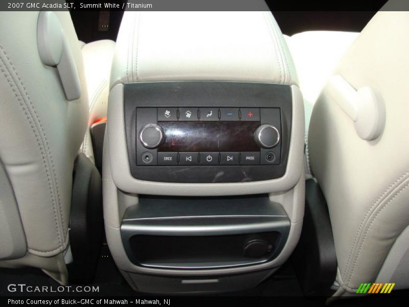 Summit White / Titanium 2007 GMC Acadia SLT