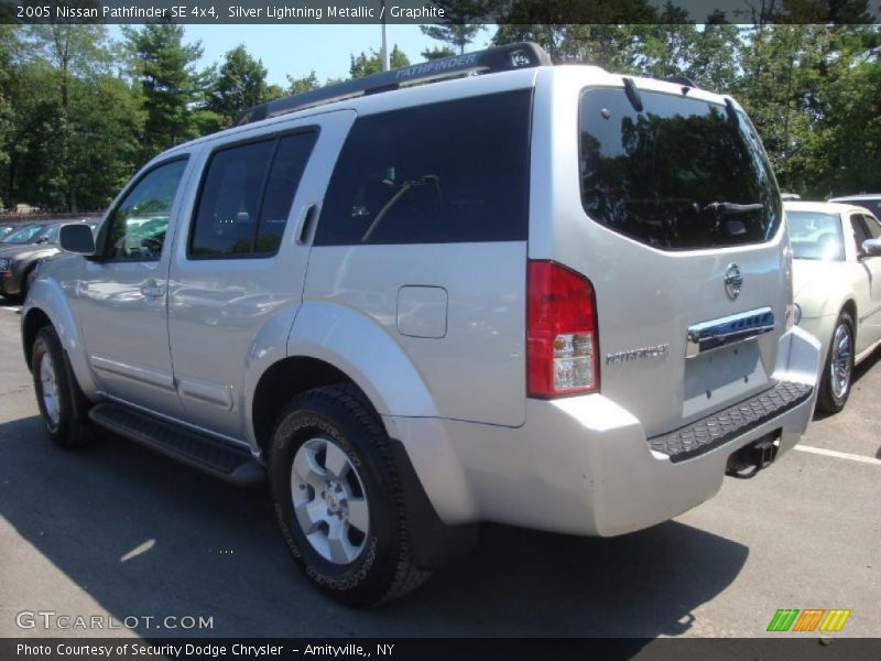 Silver Lightning Metallic / Graphite 2005 Nissan Pathfinder SE 4x4