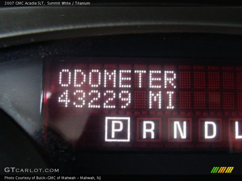 Summit White / Titanium 2007 GMC Acadia SLT