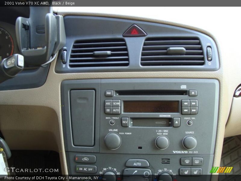 Black / Beige 2001 Volvo V70 XC AWD