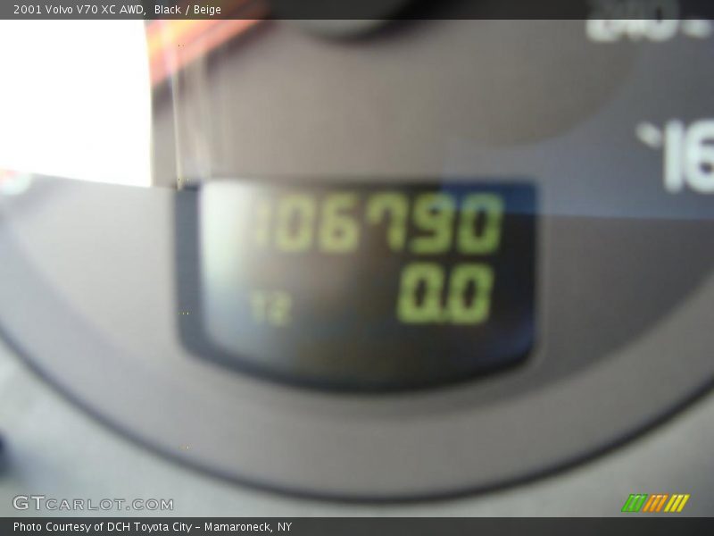 Black / Beige 2001 Volvo V70 XC AWD