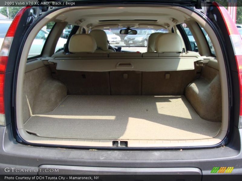 Black / Beige 2001 Volvo V70 XC AWD