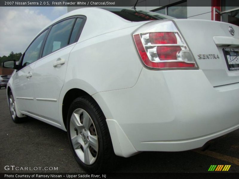 Fresh Powder White / Charcoal/Steel 2007 Nissan Sentra 2.0 S