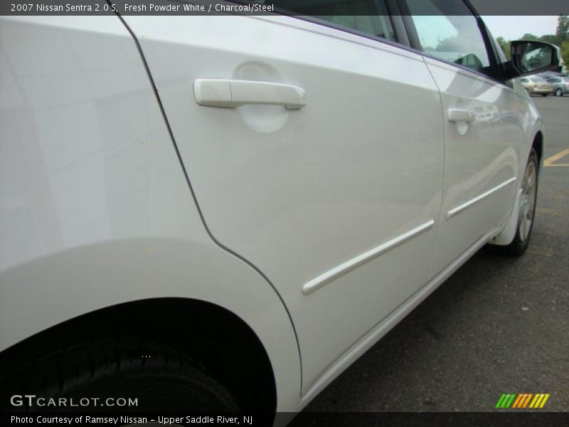 Fresh Powder White / Charcoal/Steel 2007 Nissan Sentra 2.0 S