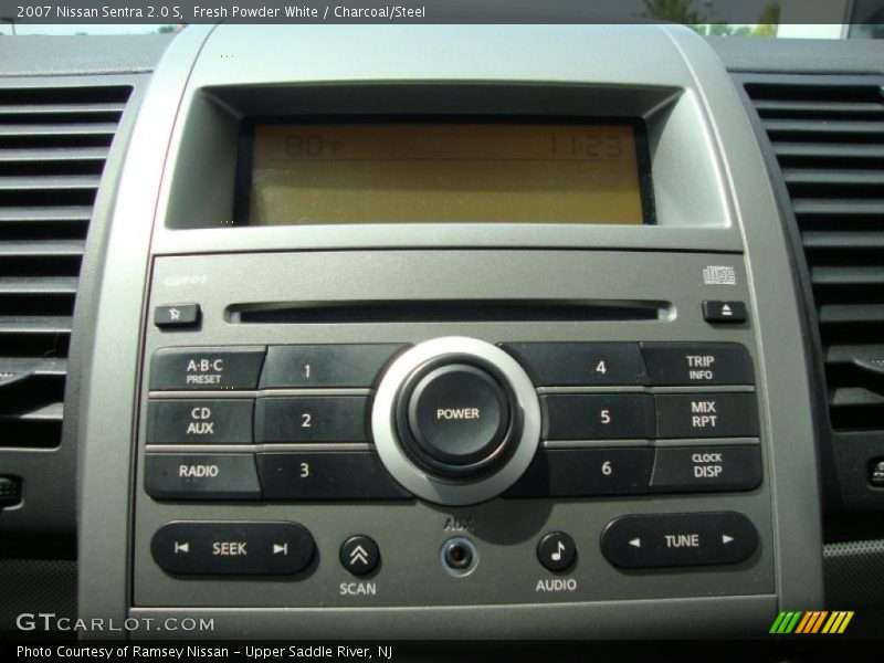 Fresh Powder White / Charcoal/Steel 2007 Nissan Sentra 2.0 S