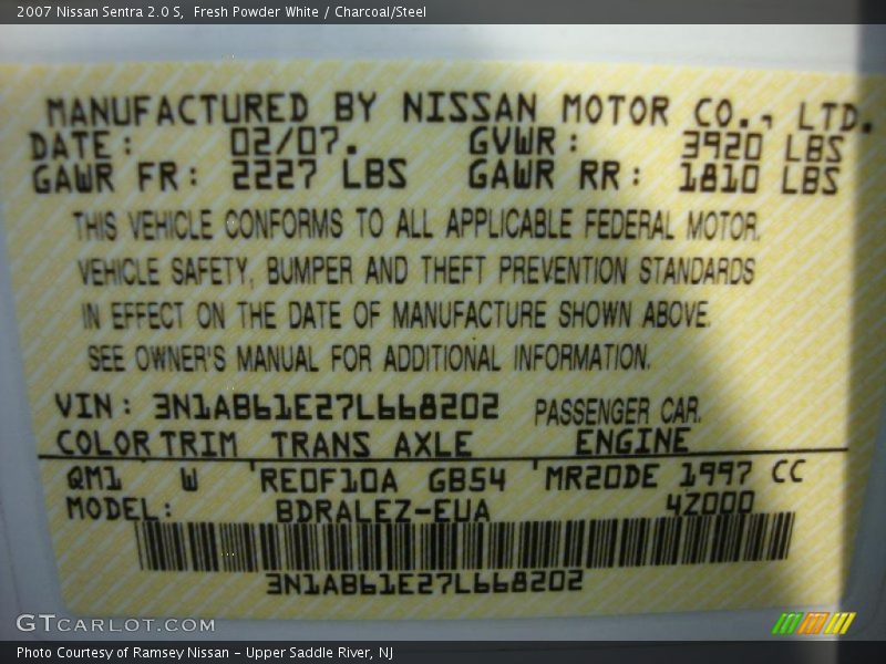 Fresh Powder White / Charcoal/Steel 2007 Nissan Sentra 2.0 S