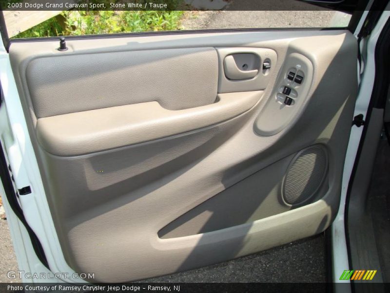Stone White / Taupe 2003 Dodge Grand Caravan Sport