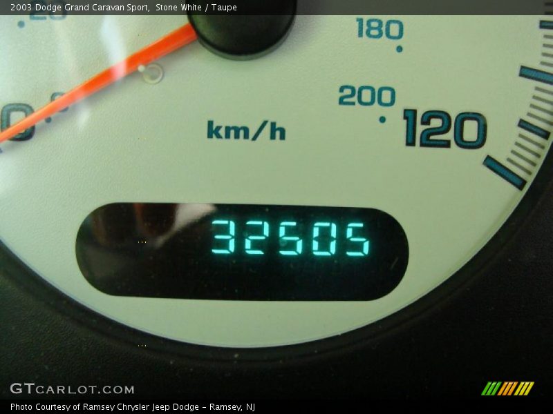 Stone White / Taupe 2003 Dodge Grand Caravan Sport