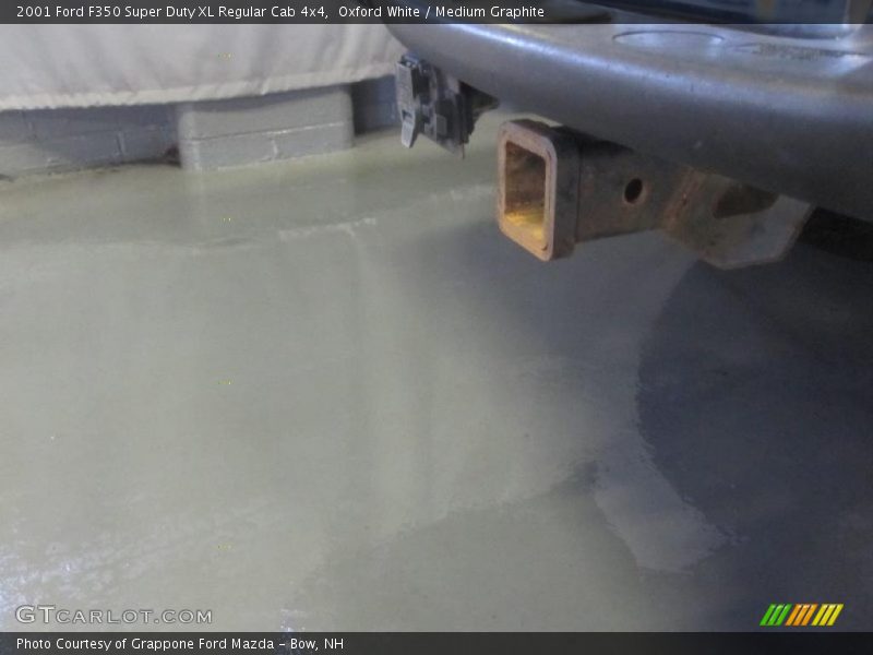 Oxford White / Medium Graphite 2001 Ford F350 Super Duty XL Regular Cab 4x4