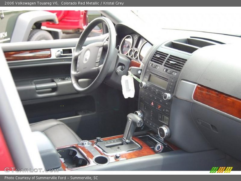 Colorado Red Metallic / Kristal Grey 2006 Volkswagen Touareg V6
