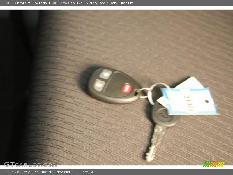 Victory Red / Dark Titanium 2010 Chevrolet Silverado 1500 Crew Cab 4x4