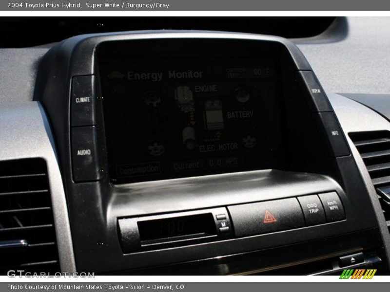 Super White / Burgundy/Gray 2004 Toyota Prius Hybrid