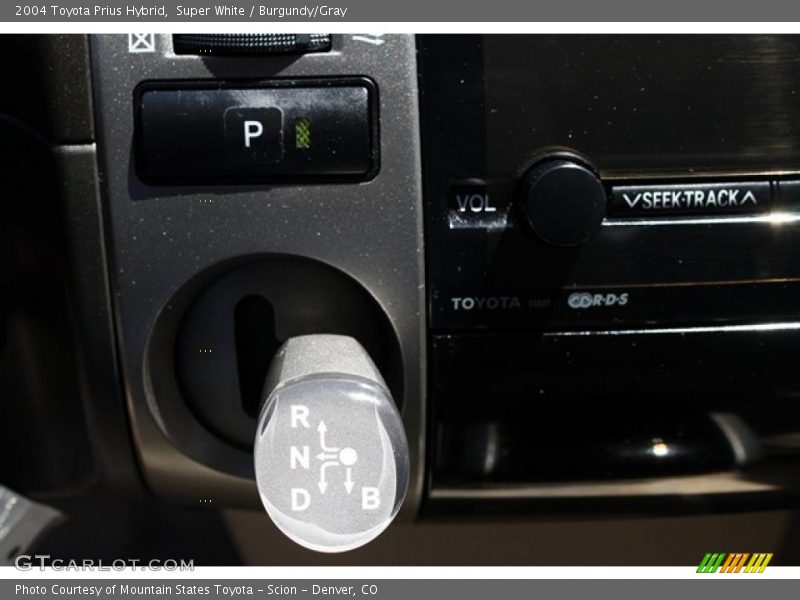 Super White / Burgundy/Gray 2004 Toyota Prius Hybrid