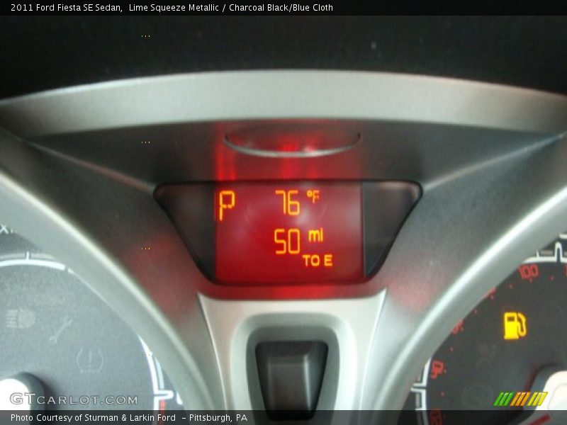 Lime Squeeze Metallic / Charcoal Black/Blue Cloth 2011 Ford Fiesta SE Sedan
