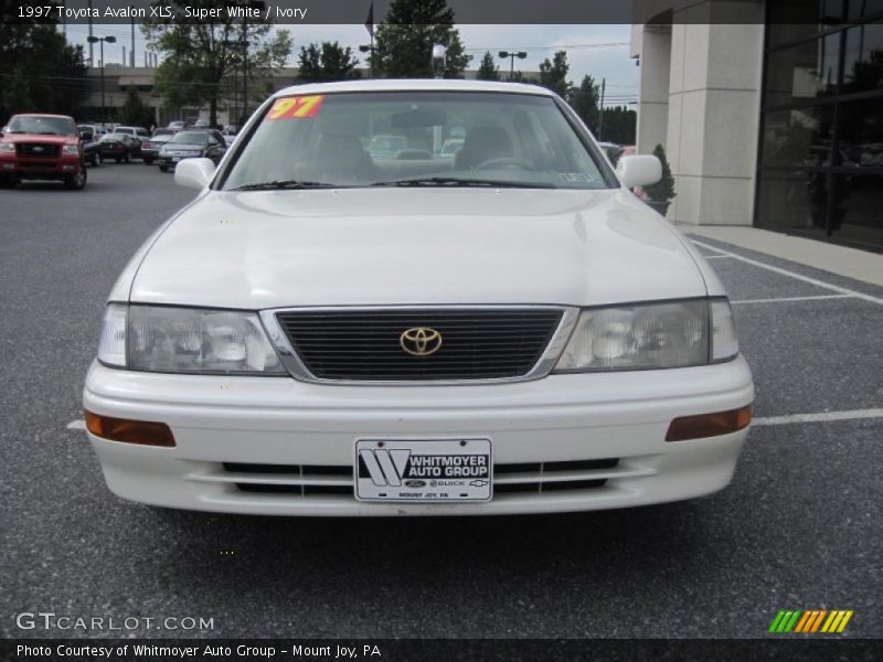 Super White / Ivory 1997 Toyota Avalon XLS