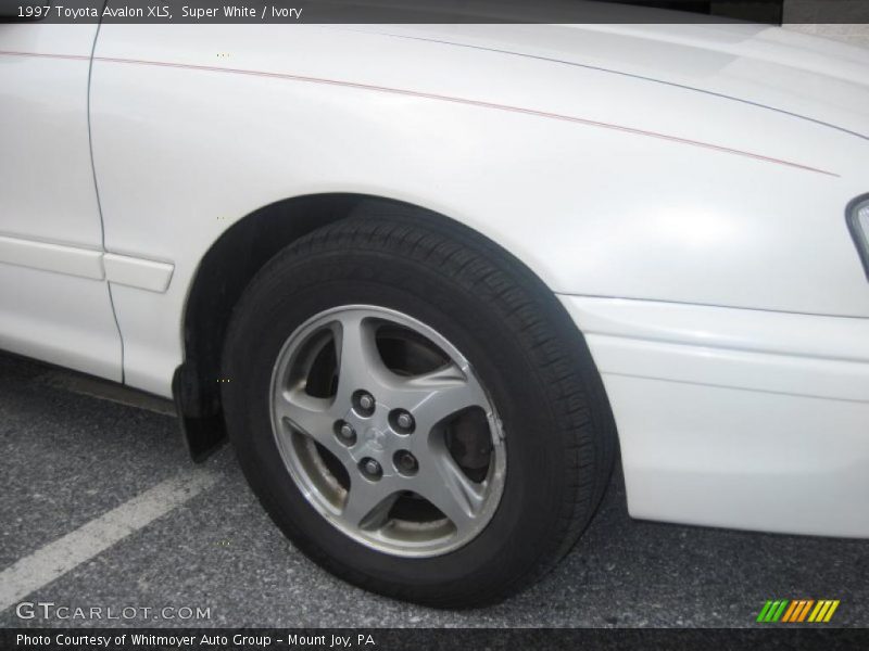 Super White / Ivory 1997 Toyota Avalon XLS