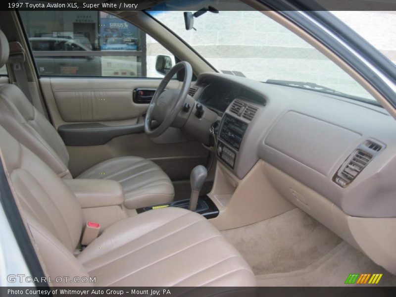 Super White / Ivory 1997 Toyota Avalon XLS