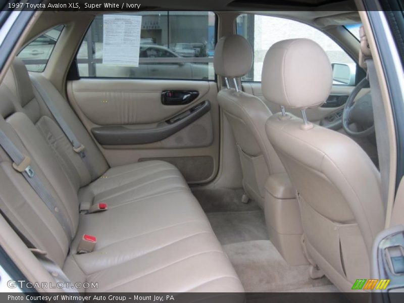 Super White / Ivory 1997 Toyota Avalon XLS