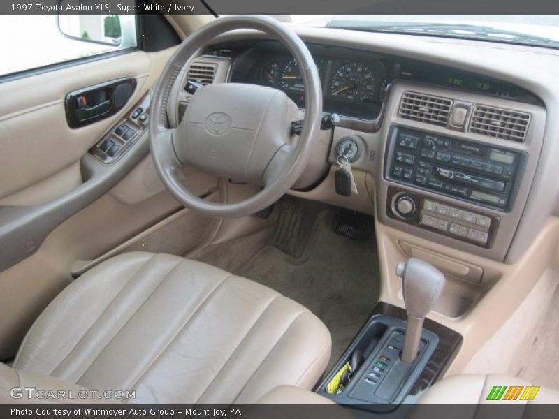Super White / Ivory 1997 Toyota Avalon XLS