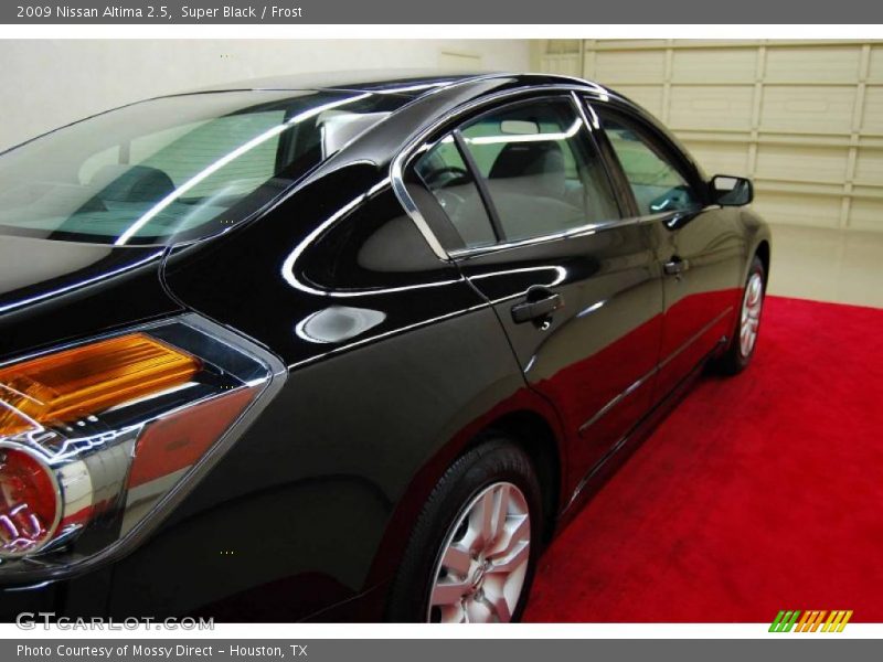 Super Black / Frost 2009 Nissan Altima 2.5