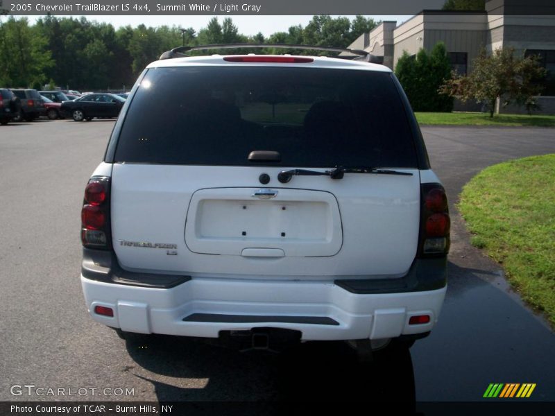 Summit White / Light Gray 2005 Chevrolet TrailBlazer LS 4x4