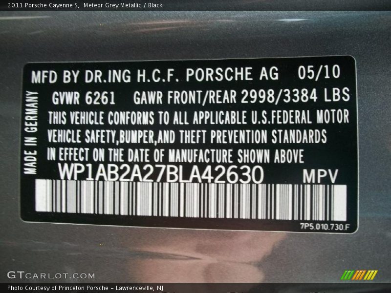 Meteor Grey Metallic / Black 2011 Porsche Cayenne S