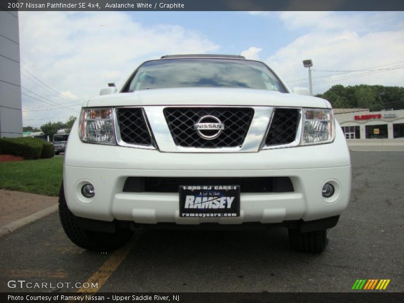 Avalanche White / Graphite 2007 Nissan Pathfinder SE 4x4