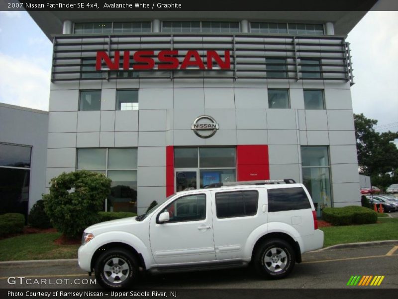 Avalanche White / Graphite 2007 Nissan Pathfinder SE 4x4