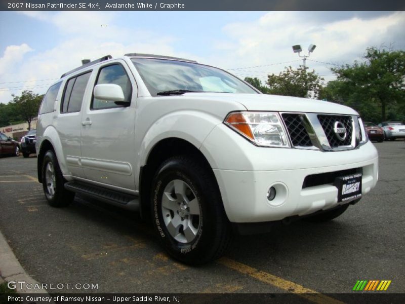 Avalanche White / Graphite 2007 Nissan Pathfinder SE 4x4
