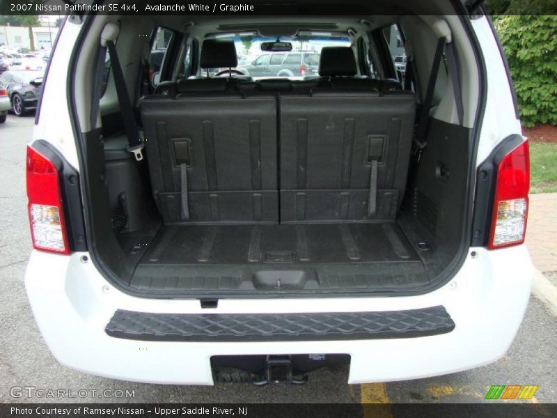 Avalanche White / Graphite 2007 Nissan Pathfinder SE 4x4