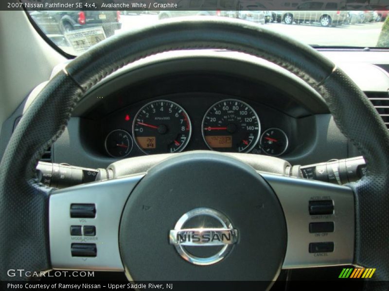 Avalanche White / Graphite 2007 Nissan Pathfinder SE 4x4